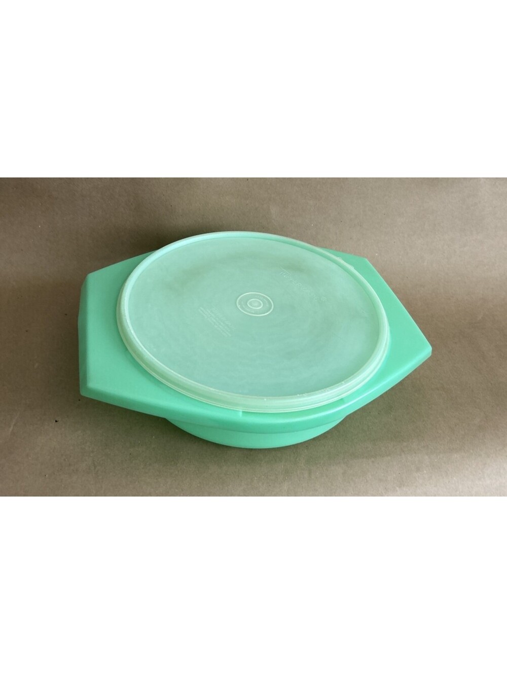 TUPPERWARE VINTAGE JADEITE GREEN STORAGE BOWL #786-3 W/SEAL LID  #230-18
